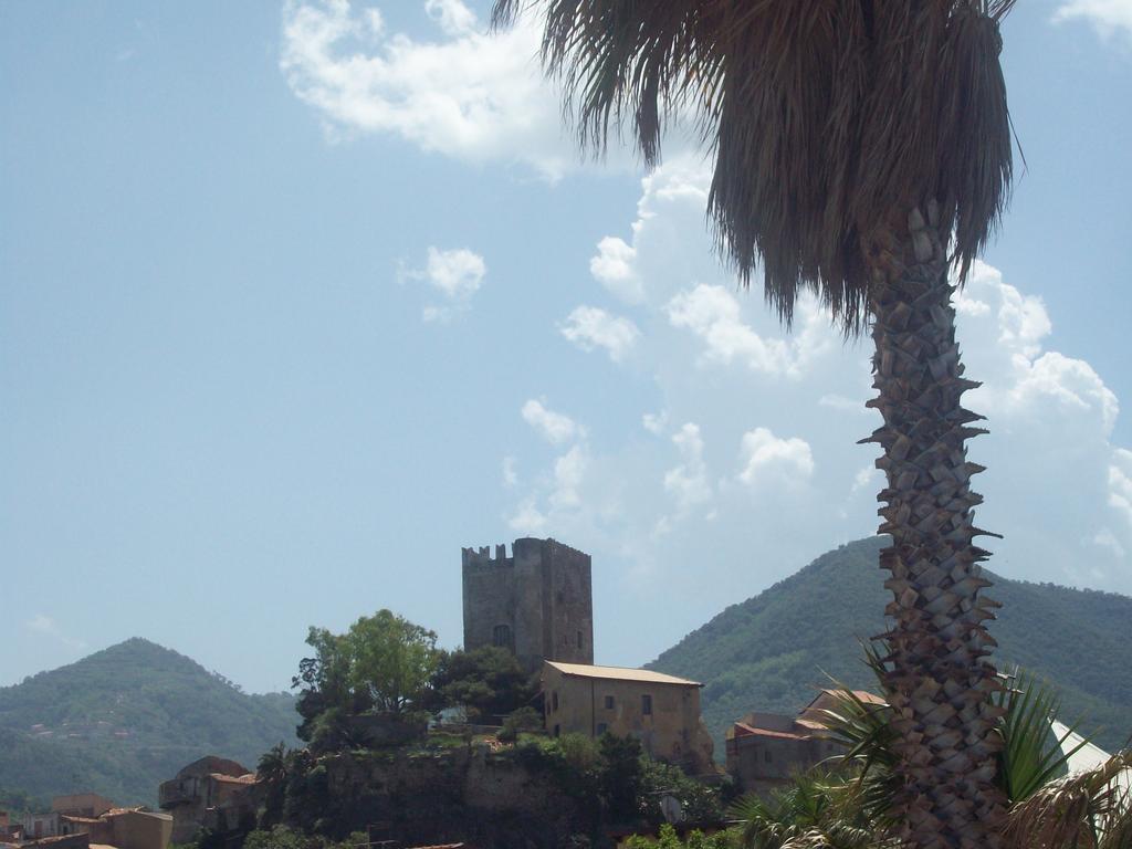 Bed and Breakfast Al Fakhar Ficarra Экстерьер фото
